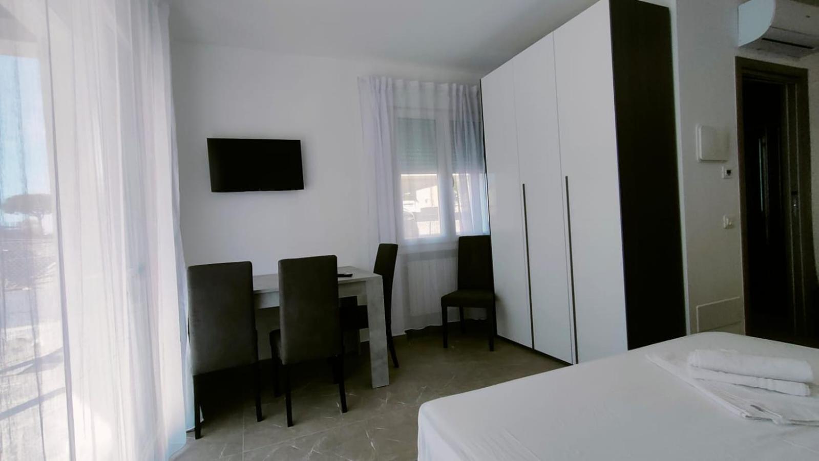 Villa Borghesi Suites Fronte Mare Ρίμινι Εξωτερικό φωτογραφία
